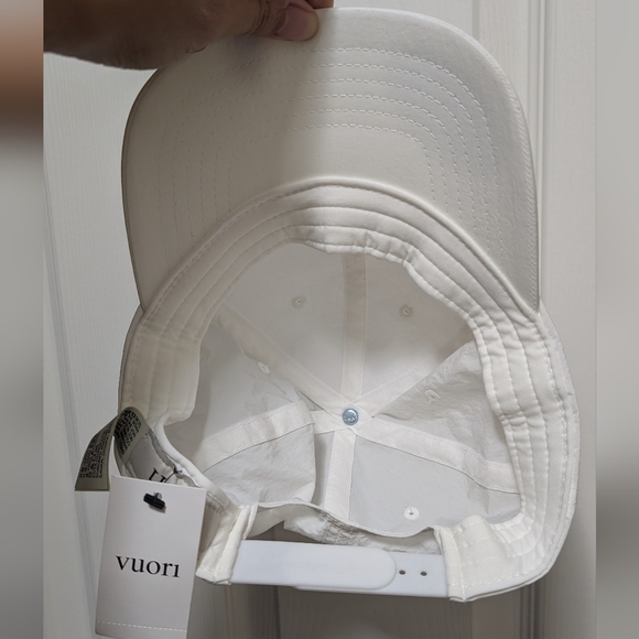 Vuori The Shine Hat in White NWT Snapback Golf - Picture 3 of 4